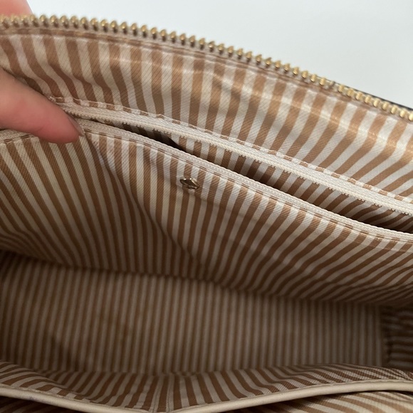 Kate spade purse with removable cross body strap - Picture 6 of 6